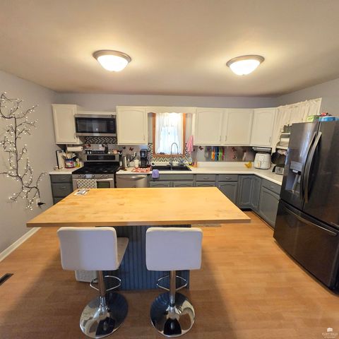 1207 W 1st Street, Abilene, KS 67410