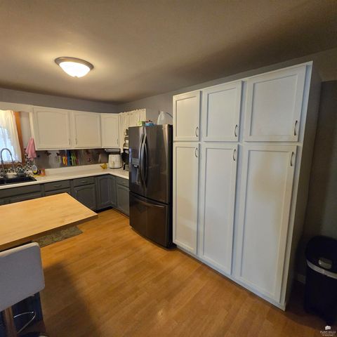 1207 W 1st Street, Abilene, KS 67410