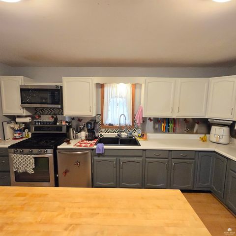 1207 W 1st Street, Abilene, KS 67410