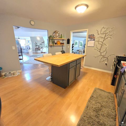 1207 W 1st Street, Abilene, KS 67410