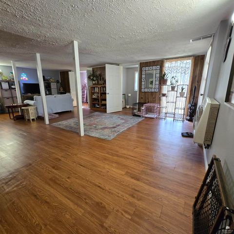 1207 W 1st Street, Abilene, KS 67410