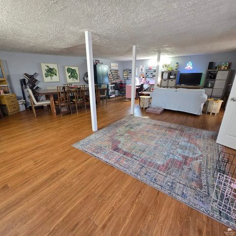 1207 W 1st Street, Abilene, KS 67410