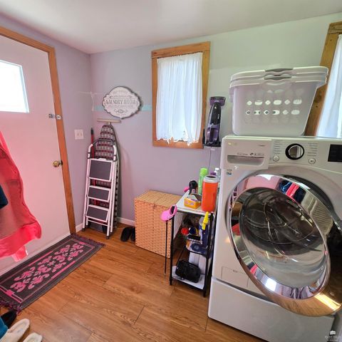 1207 W 1st Street, Abilene, KS 67410