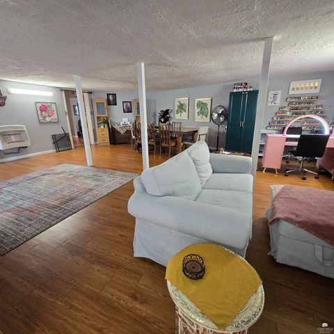 1207 W 1st Street, Abilene, KS 67410