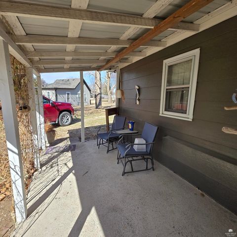 1207 W 1st Street, Abilene, KS 67410