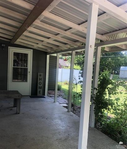 1207 W 1st Street, Abilene, KS 67410