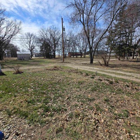 1207 W 1st Street, Abilene, KS 67410