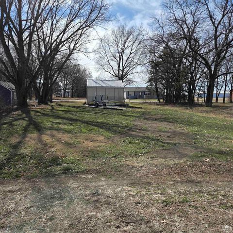 1207 W 1st Street, Abilene, KS 67410