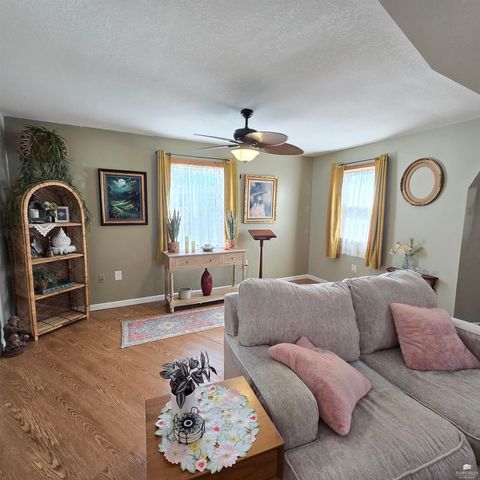 1207 W 1st Street, Abilene, KS 67410