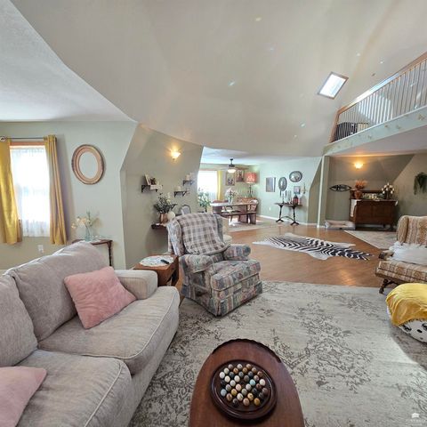 1207 W 1st Street, Abilene, KS 67410