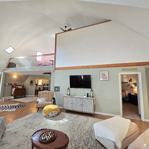 1207 W 1st Street, Abilene, KS 67410