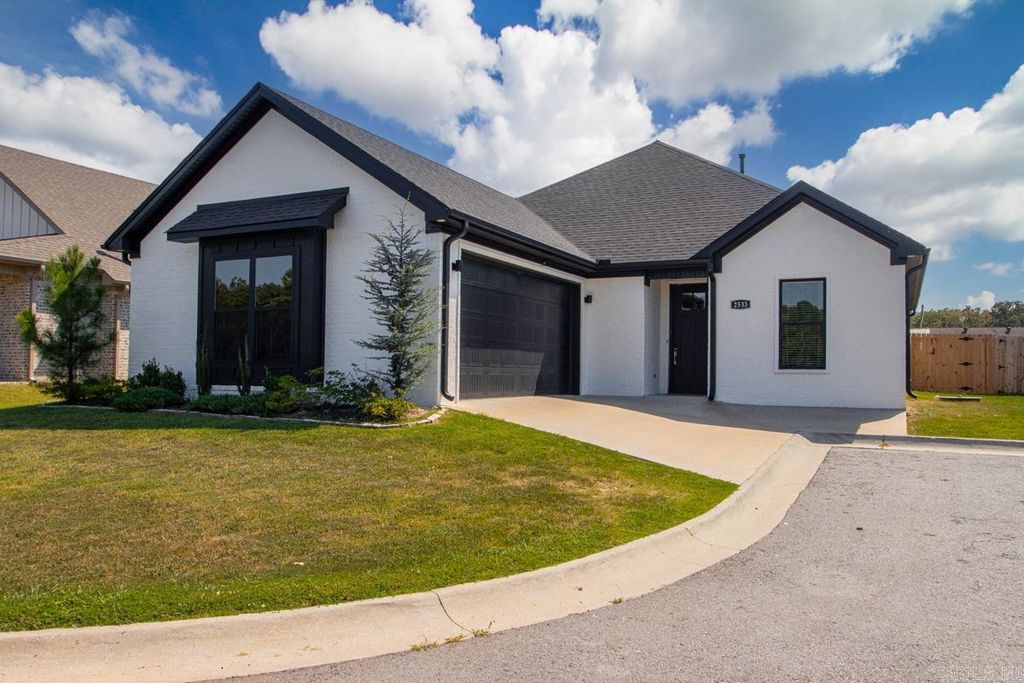 2533 Kara, Bryant, AR 72019
