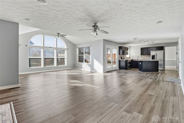 15 Pembrook Drive, Springboro, OH 45066