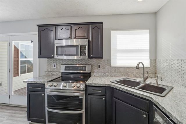 15 Pembrook Drive, Springboro, OH 45066