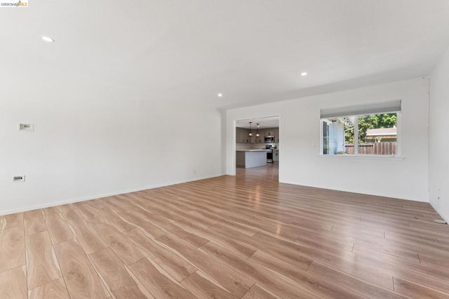 1300 Evergreen Dr., Concord, CA 94520