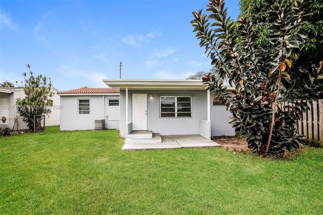 2435 Liberty Street, Hollywood, FL 33020