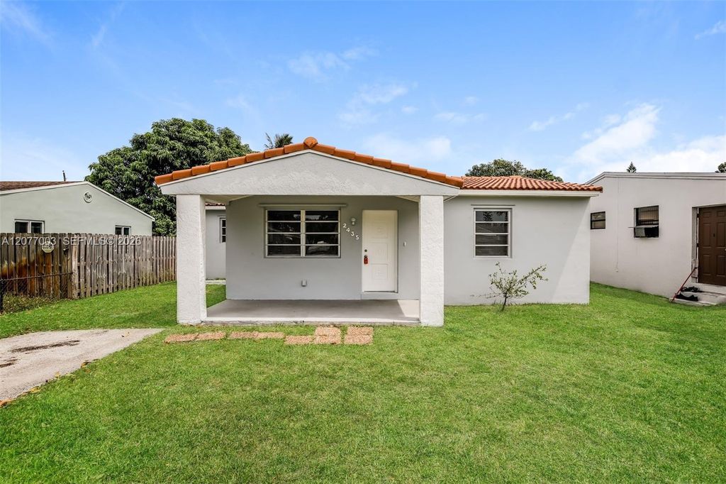 2435 Liberty Street, Hollywood, FL 33020