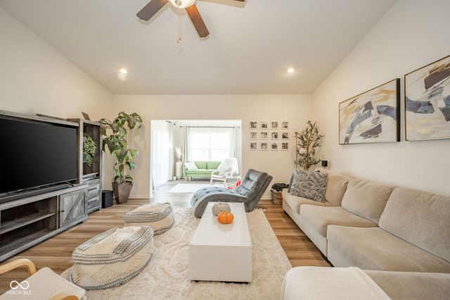 16592 Branham Drive, Fishers, IN 46040