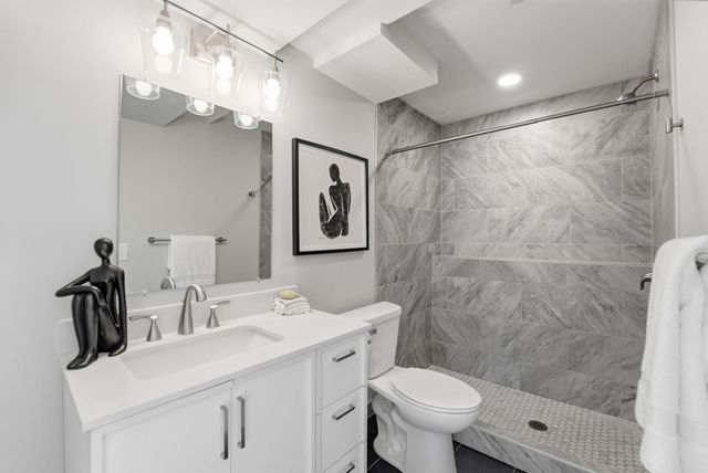 8942 Vinewood Lane N, Maple Grove, MN 55369