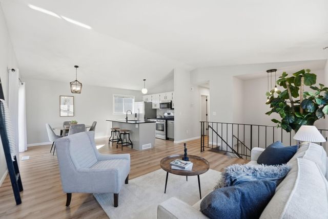 8942 Vinewood Lane N, Maple Grove, MN 55369