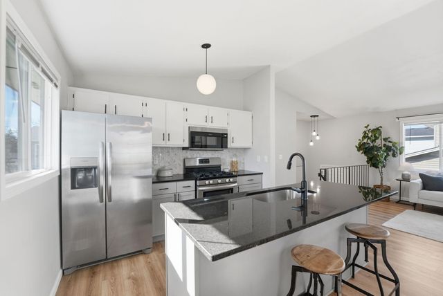 8942 Vinewood Lane N, Maple Grove, MN 55369