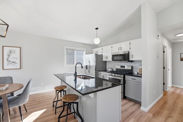 8942 Vinewood Lane N, Maple Grove, MN 55369