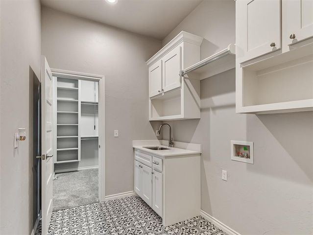 4805 Hambletonian Lane, Mustang, OK 73064