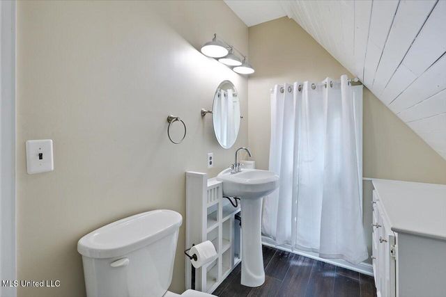121 Countrywood Circle, Clinton, MS 39056