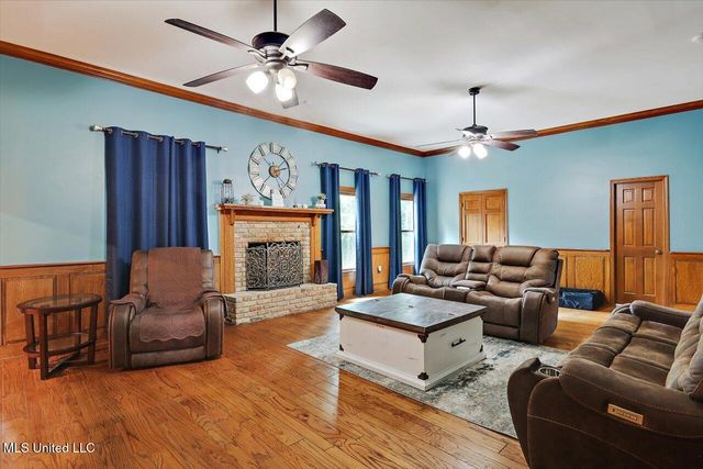 121 Countrywood Circle, Clinton, MS 39056