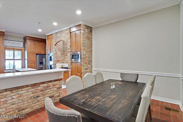 121 Countrywood Circle, Clinton, MS 39056