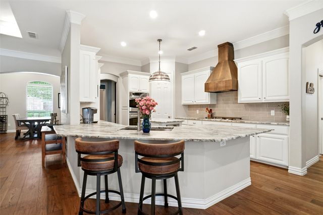 8901 Stratford Drive, North Richland Hills, TX 76182
