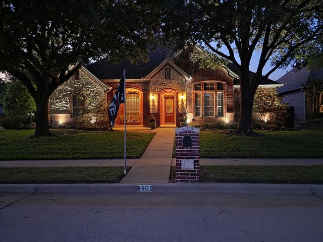 8901 Stratford Drive, North Richland Hills, TX 76182