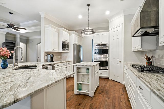 8901 Stratford Drive, North Richland Hills, TX 76182