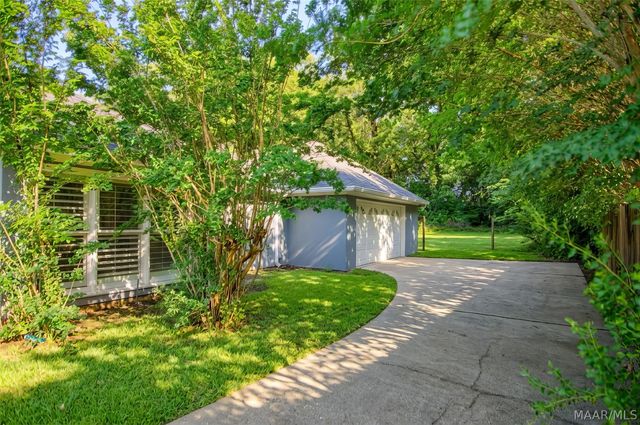 6555 Eastwood Glen Drive, Montgomery, AL 36117