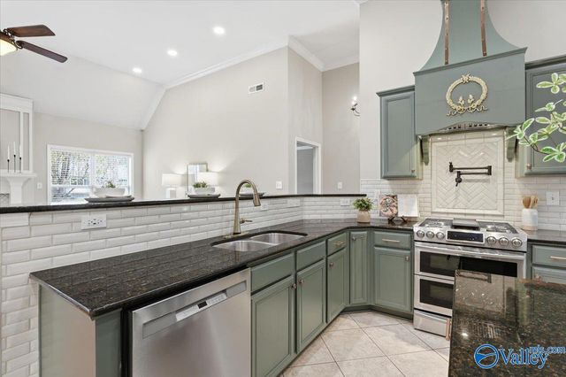 4814 Cove Valley Drive SE, Owens Cross Roads, AL 35763