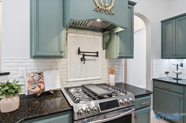 4814 Cove Valley Drive SE, Owens Cross Roads, AL 35763