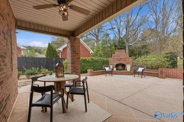 4814 Cove Valley Drive SE, Owens Cross Roads, AL 35763