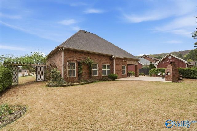 4814 Cove Valley Drive SE, Owens Cross Roads, AL 35763