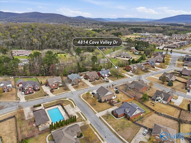 4814 Cove Valley Drive SE, Owens Cross Roads, AL 35763