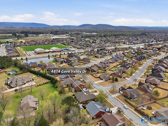 4814 Cove Valley Drive SE, Owens Cross Roads, AL 35763