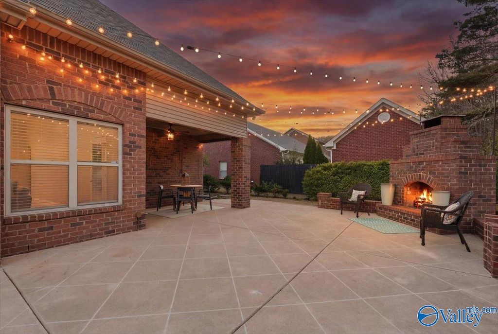 4814 Cove Valley Drive SE, Owens Cross Roads, AL 35763