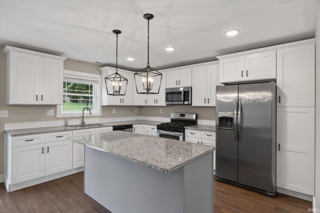 201 Nikirk Lane, Oolitic, IN 47451