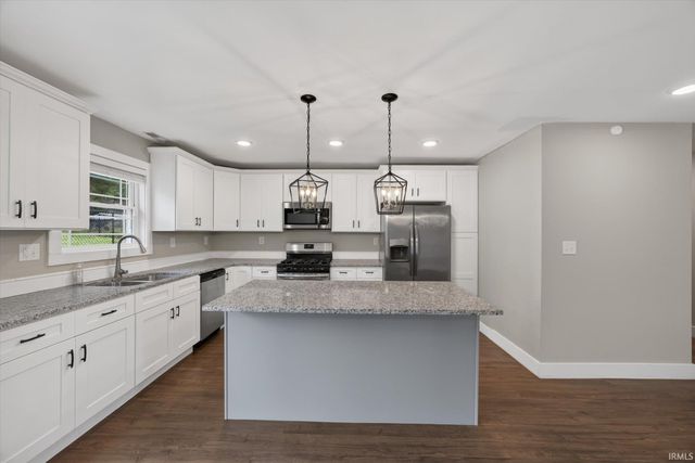 201 Nikirk Lane, Oolitic, IN 47451