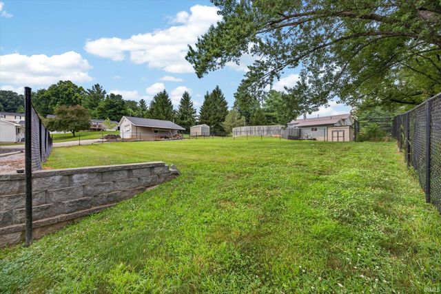 201 Nikirk Lane, Oolitic, IN 47451