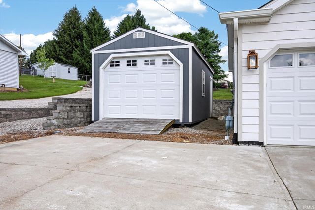 201 Nikirk Lane, Oolitic, IN 47451