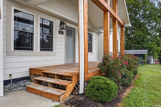 201 Nikirk Lane, Oolitic, IN 47451