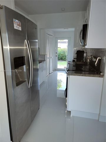 6300 SW 21st St 1, Miami, FL 33155