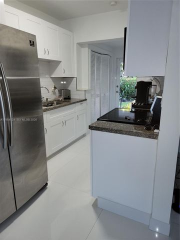 6300 SW 21st St 1, Miami, FL 33155