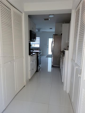 6300 SW 21st St 1, Miami, FL 33155