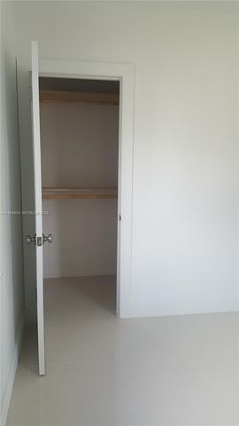 6300 SW 21st St 1, Miami, FL 33155